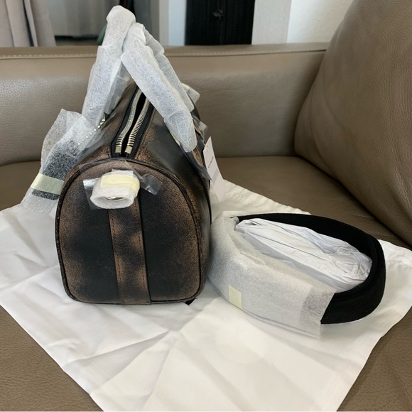 Coach Loved Leather Compass 25 Duffle Bag Black Tan Zip Top Detachable Strap NWT - Picture 14 of 16